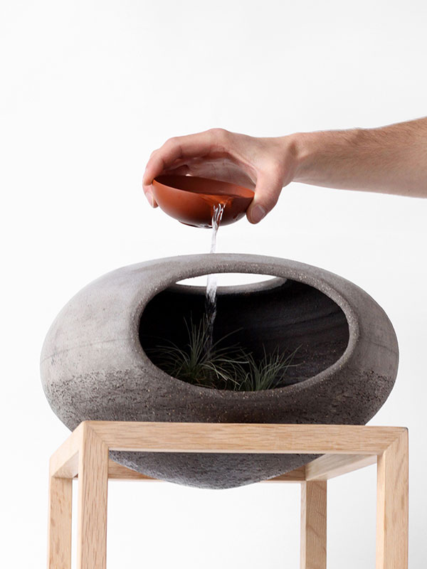 Ceramic wellspring by Martín Azúa