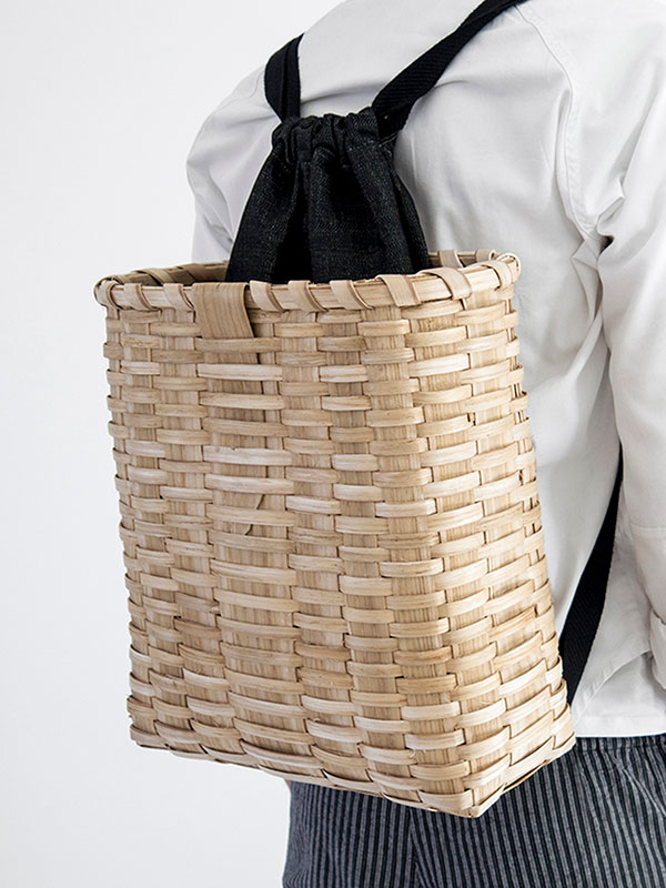 Motxilak Basket by Martín Azúa